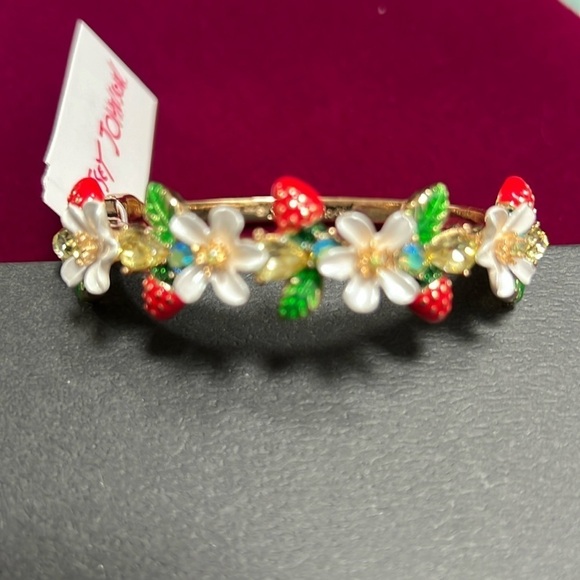 Betsey Johnson Strawberry Bangle Bracelet with Rhinestones NEW - Picture 4 of 7